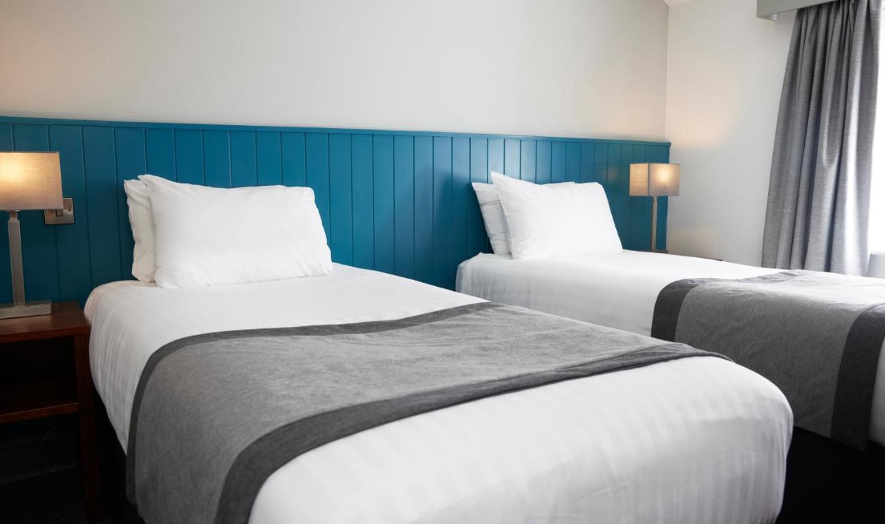 The Caledonian Hotel Leven  Екстериор снимка